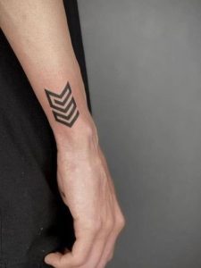 تاتو ساعت روی مچ دست